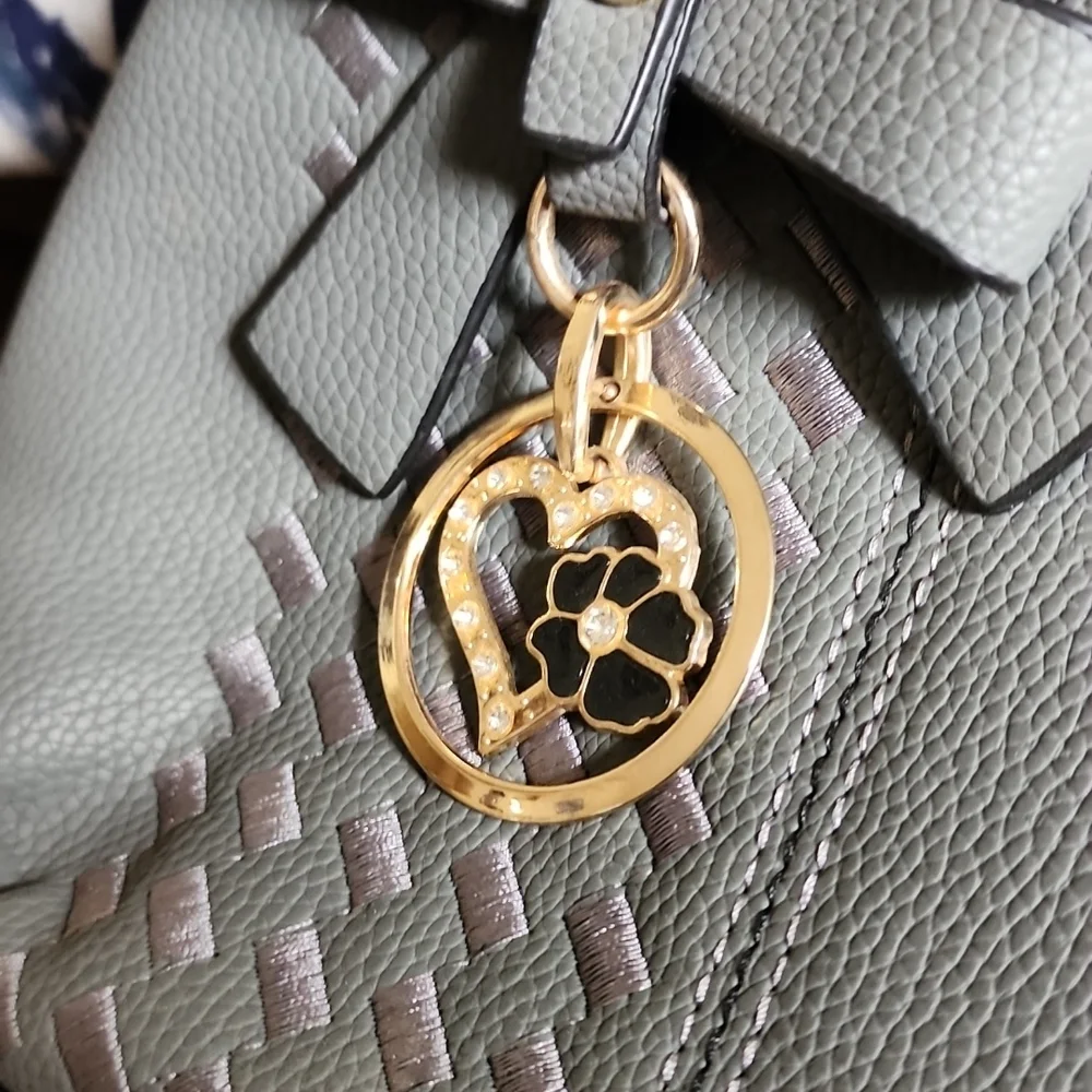 Purse - Picture 2 of 3